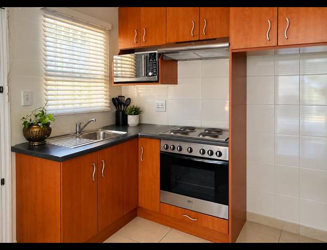 2 BEDROOM PROPERTY TO RENT IN DE WETSHOF